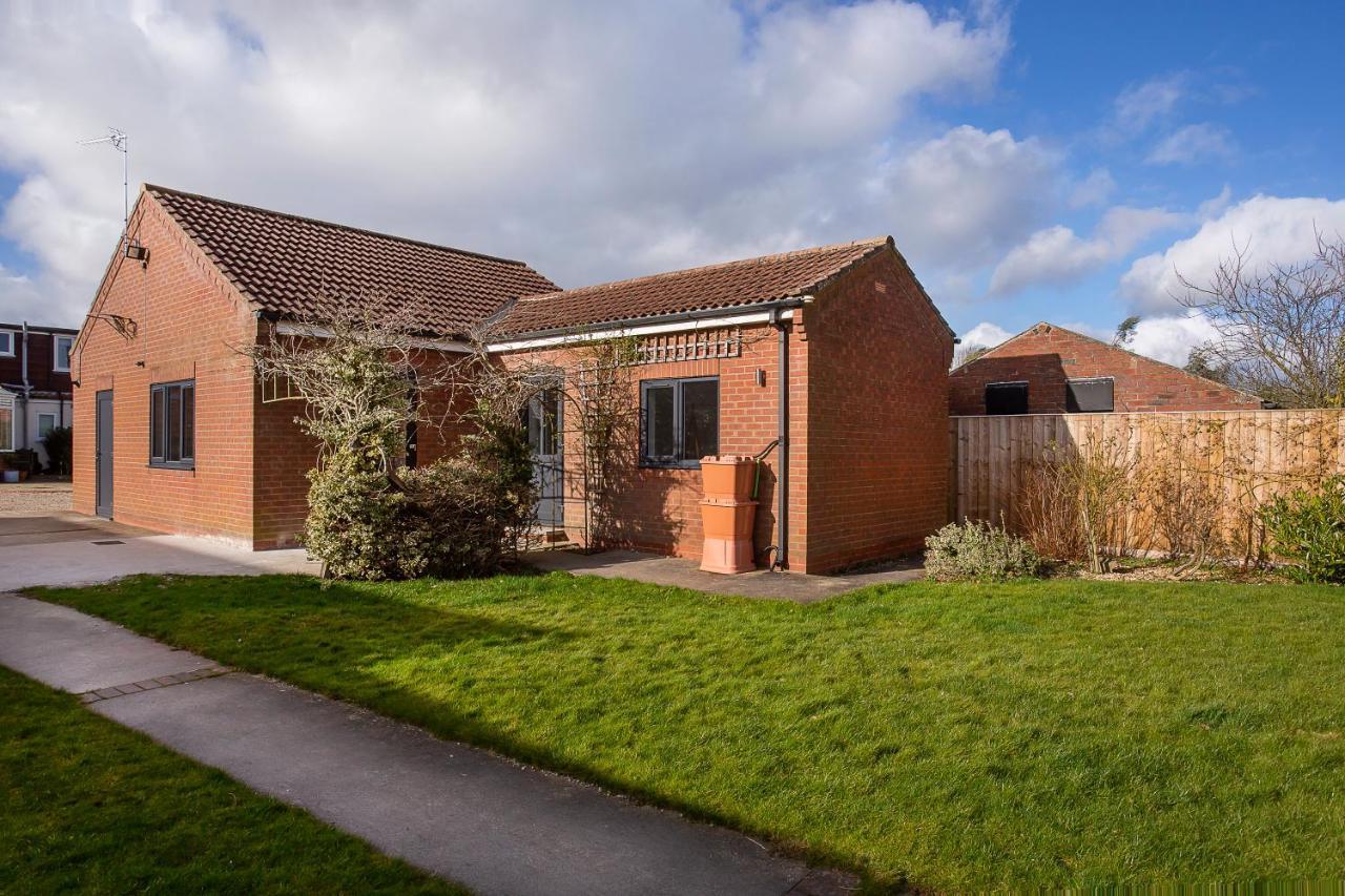 The Luxury Potting Shed With Free Parking! Apartment York Exterior photo